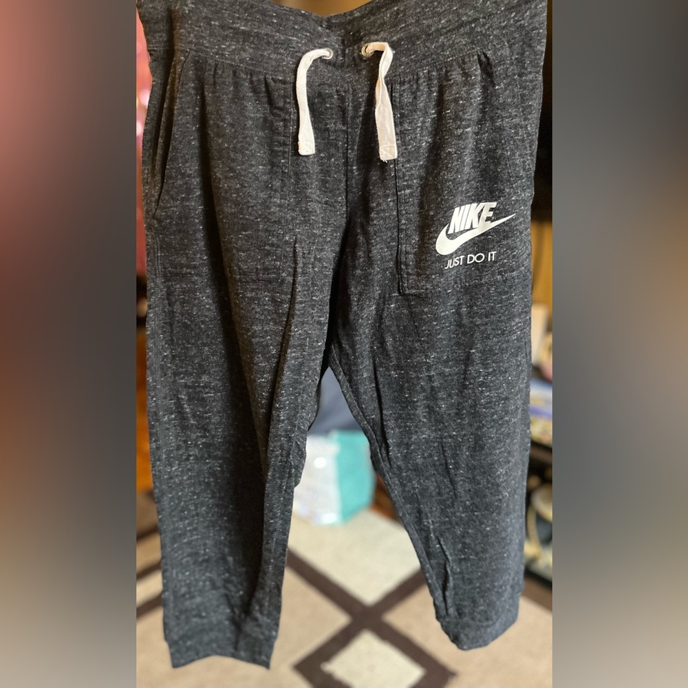 Nike Cropped Sweatpants - Dark Gray